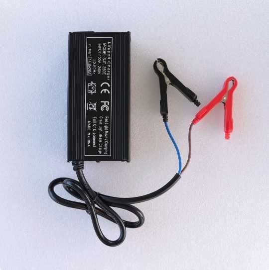 Зарядка 24V 10A для LiFePO4 аккумулятора