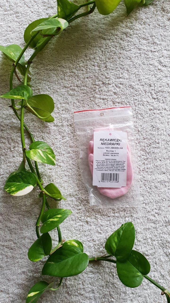 Rękawiczki dla niemowląt wyprawka body pajacyk śpiochy kaftanik