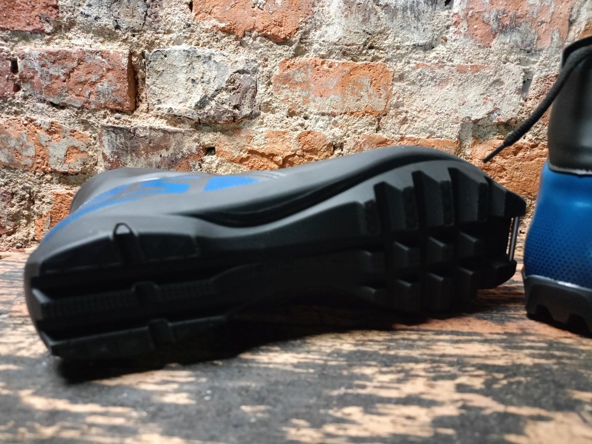 Buty do nart biegowych Salomon Escape 43,5 NNN nowe