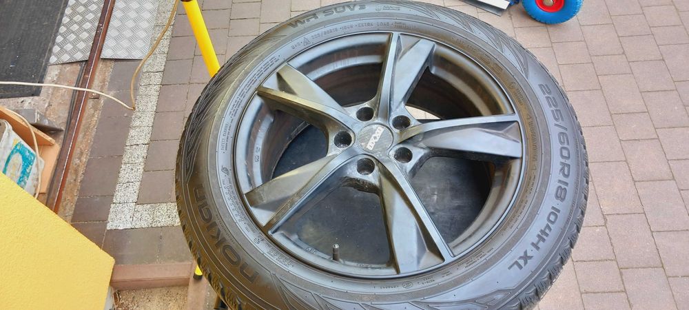 Opony zimowe Premium 2x NOKIAN 225/60R18 104H XL M+S