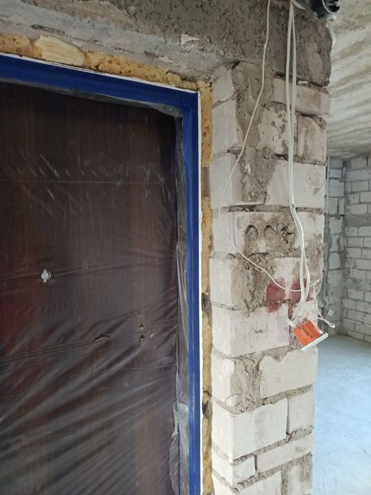 Sprzedam drzwi wewnątrz klatkowe skrzydło + klamka, zamek z kluczem