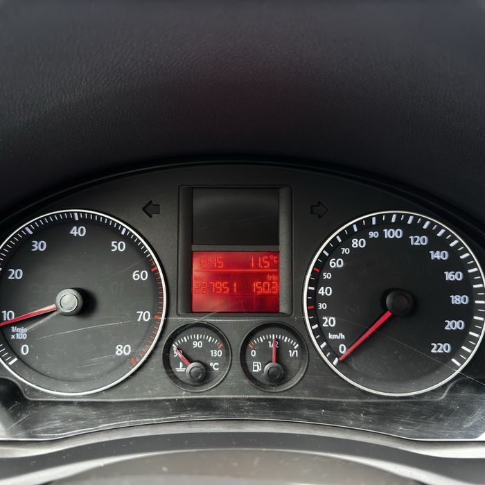 Volkswagen Golf V 1.4 FSI 90KM 2004