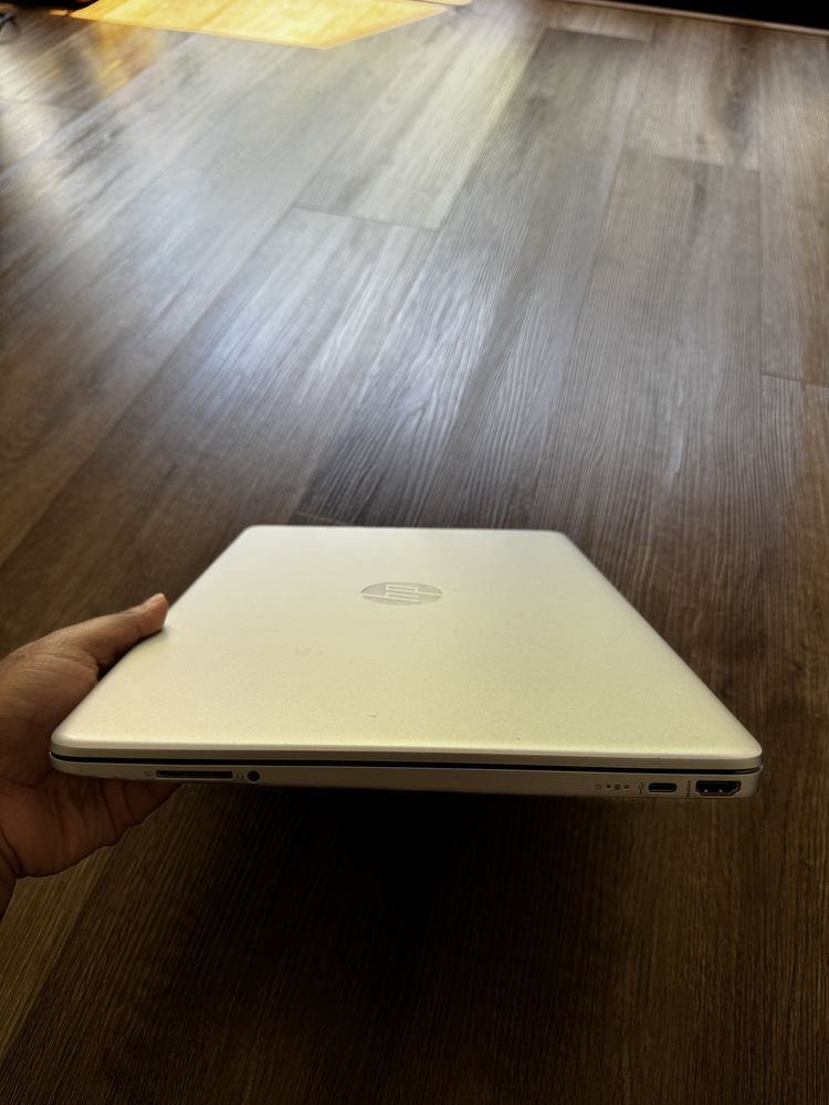 Notebook hp 15” touch screen 8gb ram , core i3