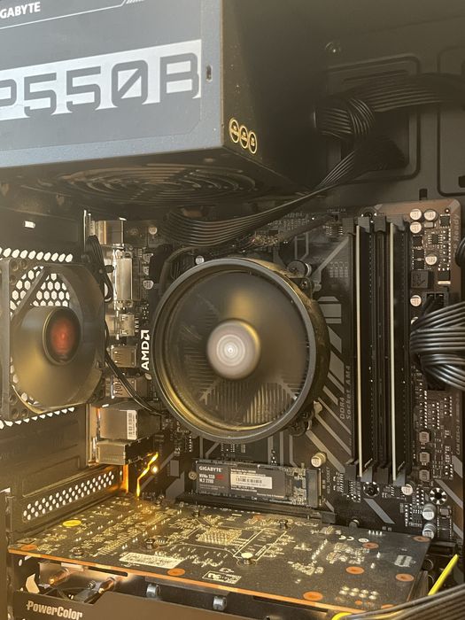 Ryzen 5 5600x rx6600 16ram