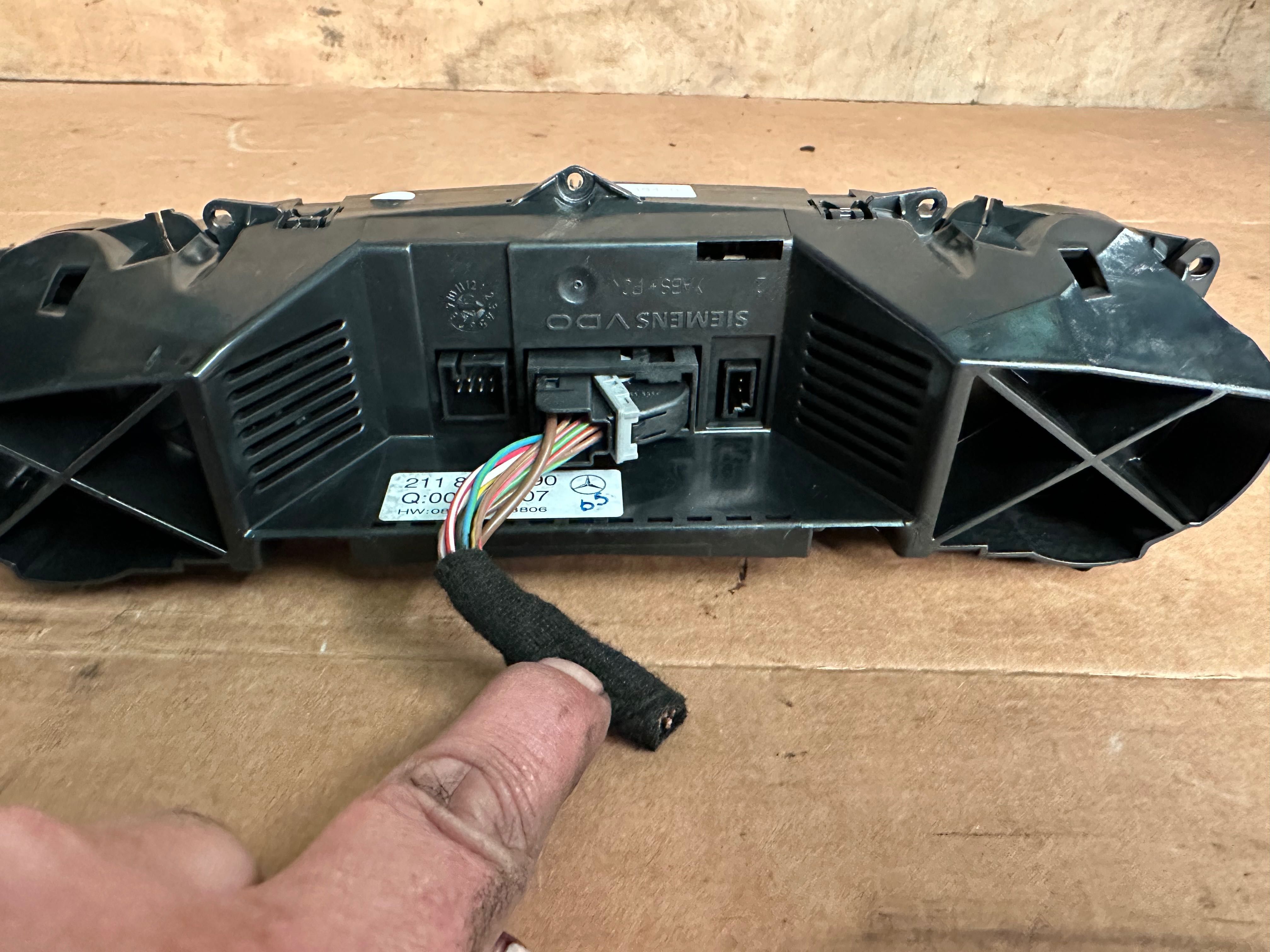 Climatronic Mercedes W211 E220 E250  A 211.83. 2090