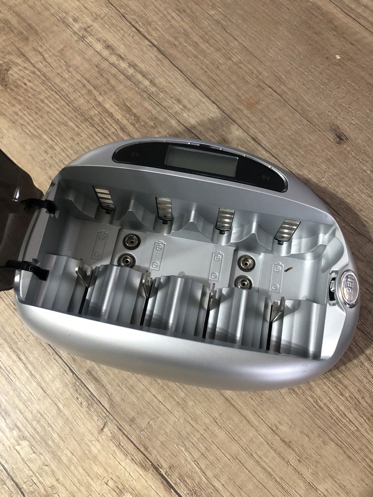 Ładowarka Energizer Universal Charger