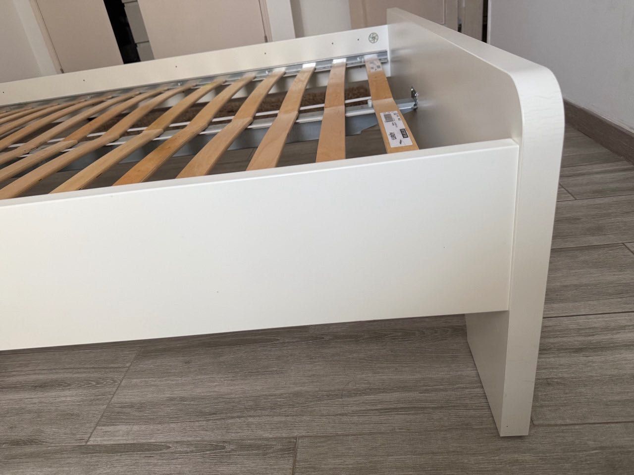 cama casal Ikea Askvoll 140x200 branca