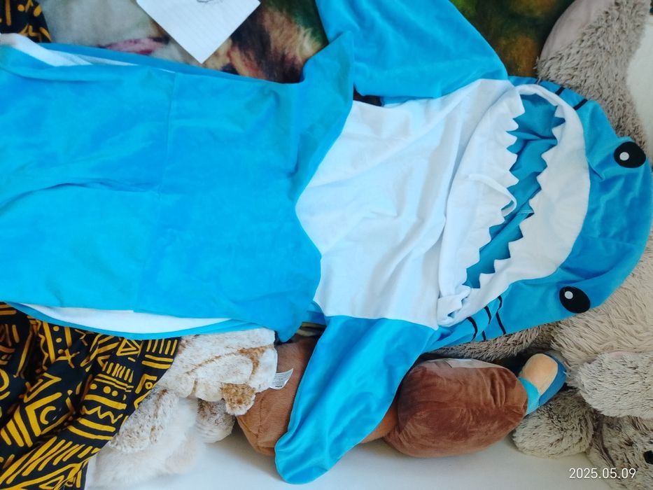 Kombinezon śpiwór koc rekin