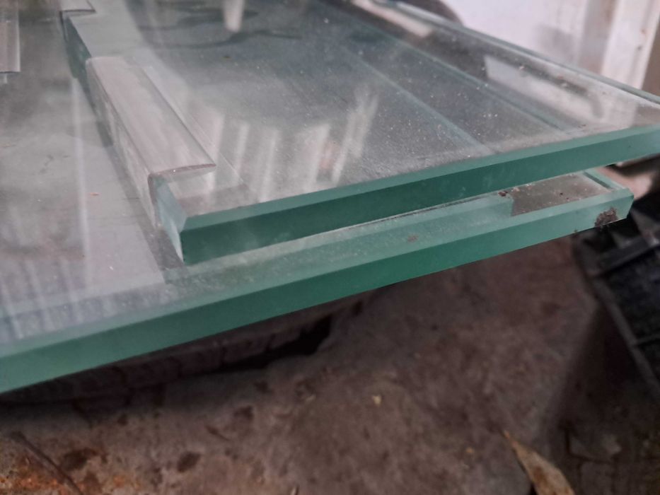 Стекло 10мм  805×150мм 3шт