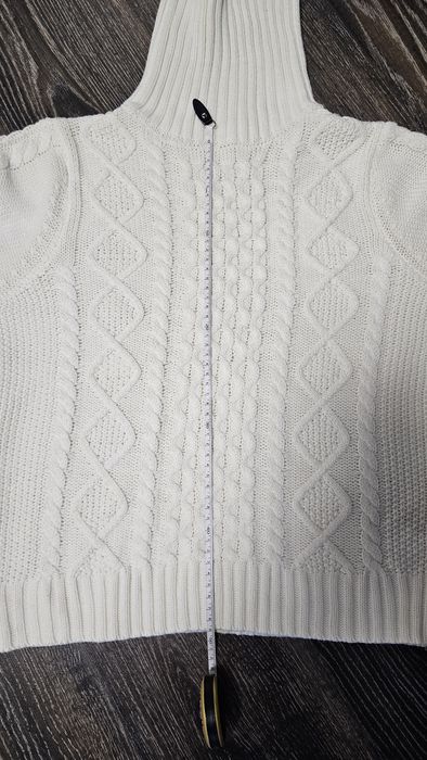 Новий светр молочного кольору на дівчинку р.158-164, р.S