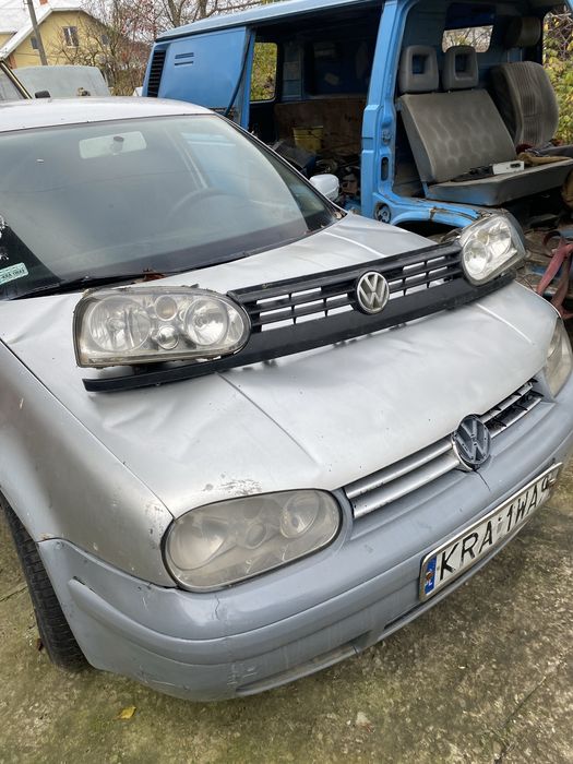 Фари на ГОЛЬФ 3 коплект ( також є багато запчастин )