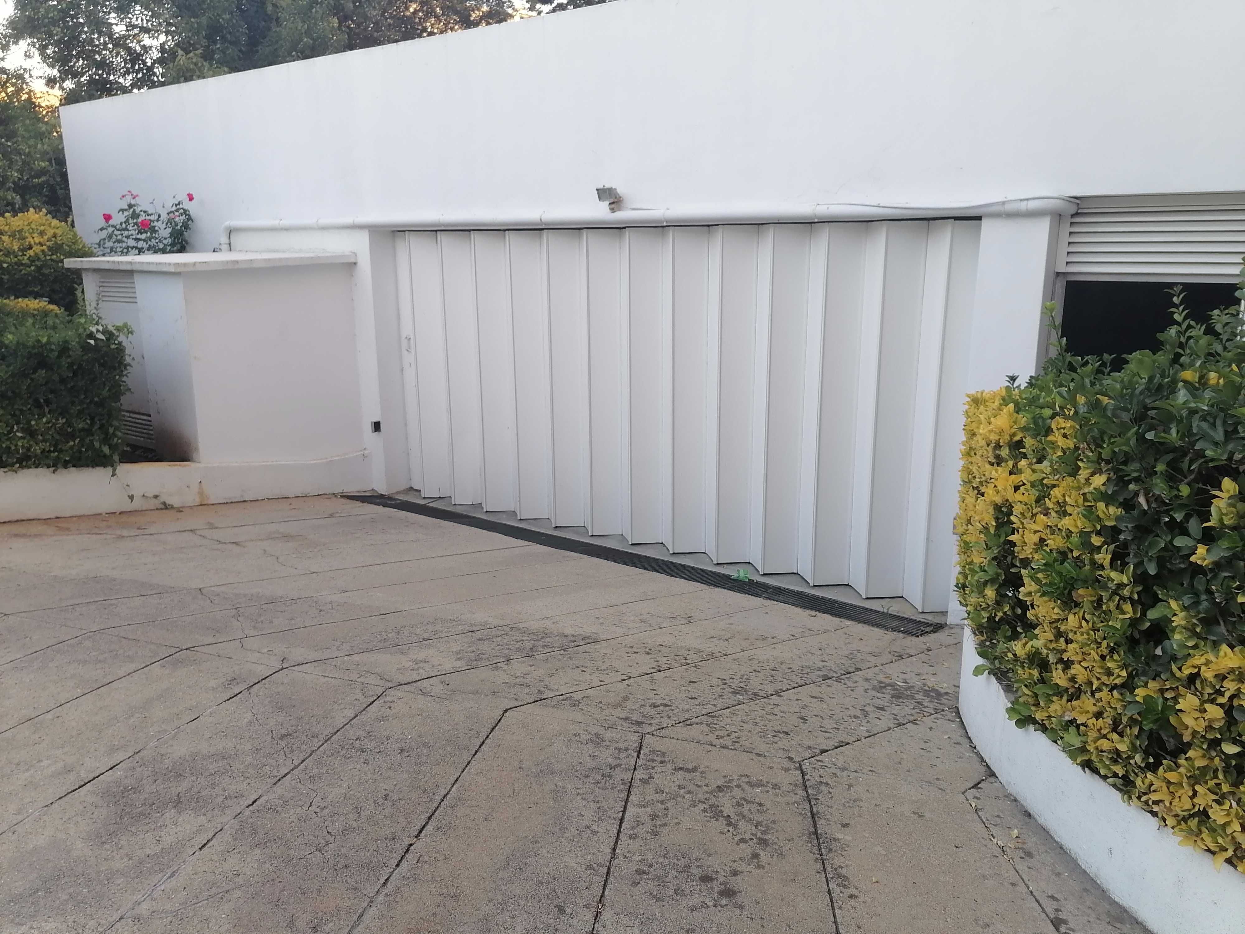 garagem fechada box armazém grande Ermesinde Alto Maia