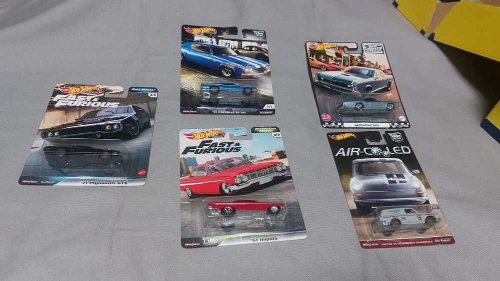 Колекційні модельки Hot Wheels Premium