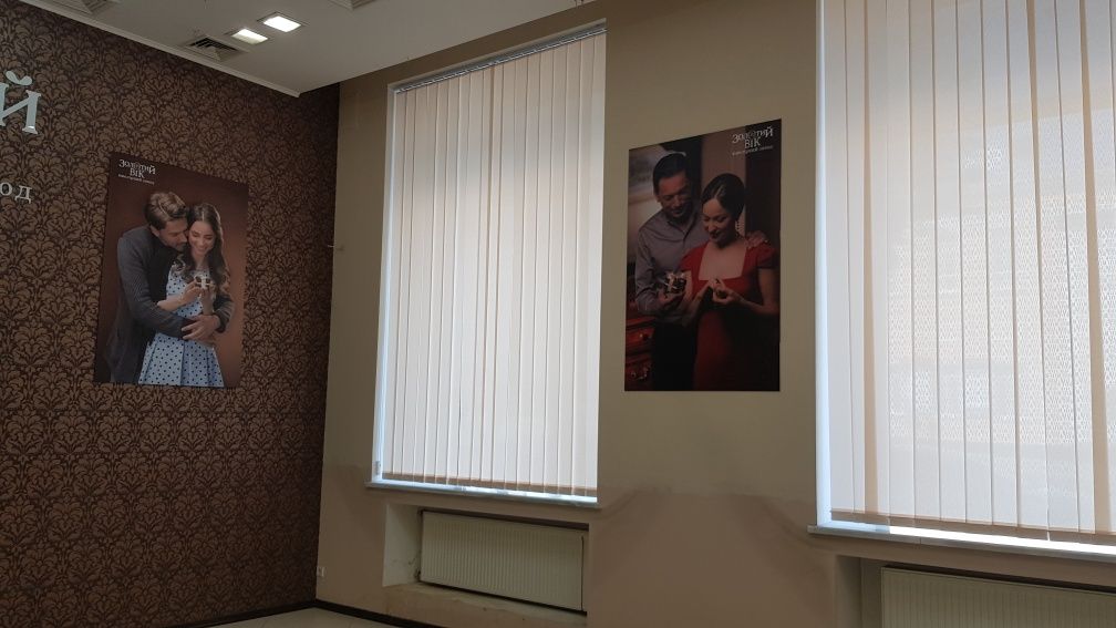 Оренда фасад приміщення на два входи. Соборна,71. 120 або 170 м.кв.