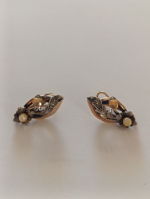 Brincos vintage em prata e ouro com pérola