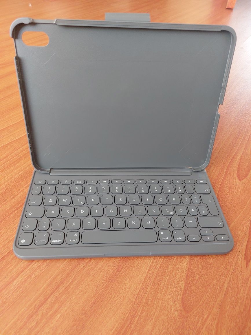 Logitech Slim Folio Keyboard для Apple iPad 10 10.9 2022 11 2025