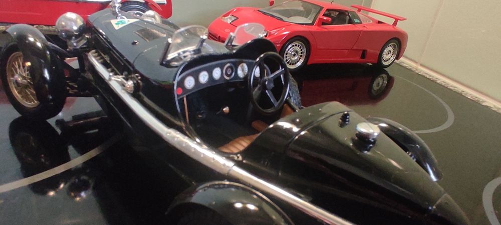 1/18 Alfa Romeo 2300 Monza Burago carro coleção miniatura