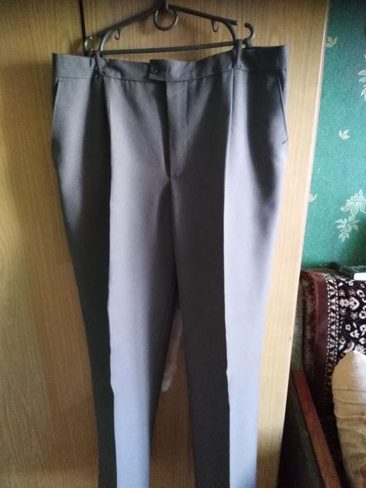 Пакет чоловічих речей 52 розміру, дуже багато.