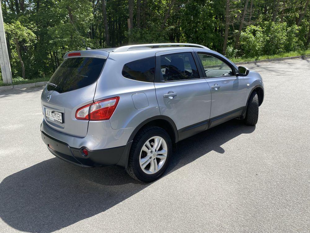 Продам NISSAN Qashqai +2