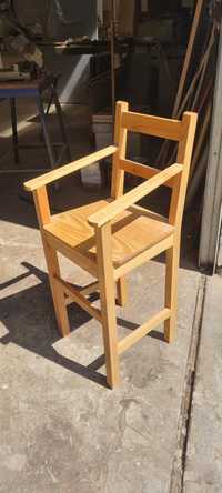 Cadeira de bebé em madeira maciça