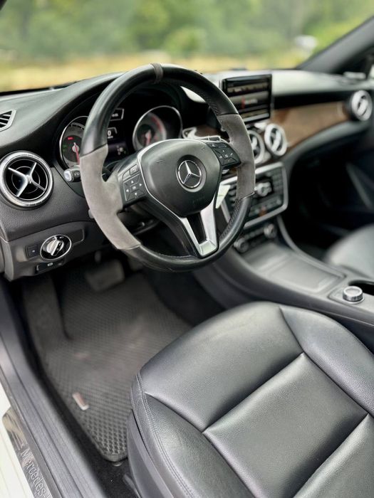 Mercedes Benz CLA