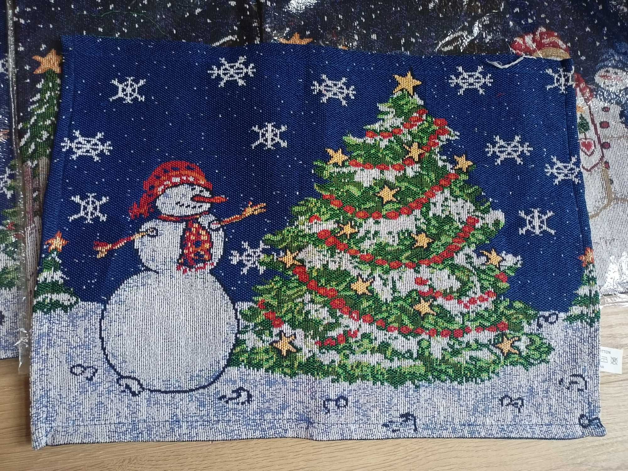 Podkładki materiałowe świąteczne na stół 4 sztuki 33 x 45 cm