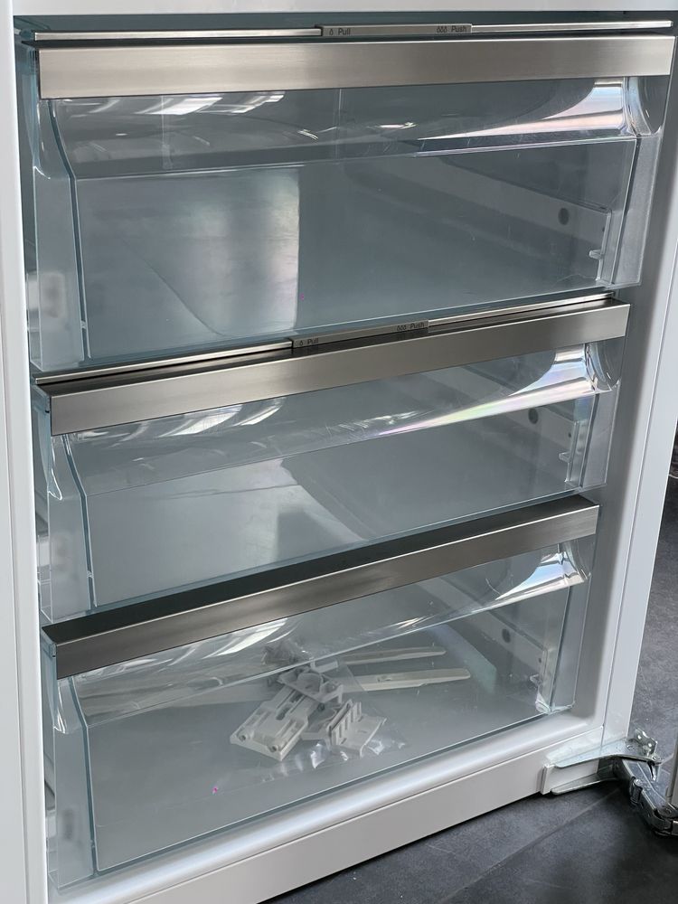 Вбудованний холодильник Miele K7744 E | 2023 рік | Стан Ідеал!