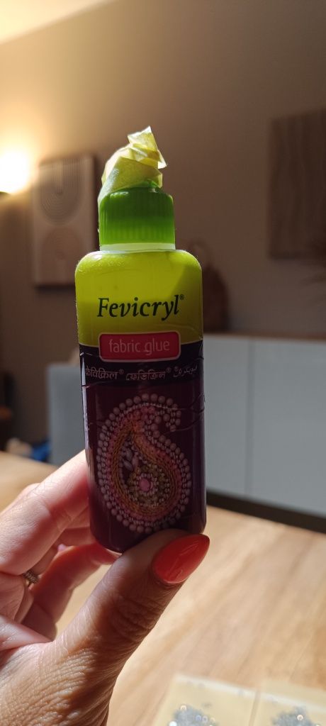 Klej Fevicryl fabric glue 80g.  do klejenia cyrkoni na tkaninie