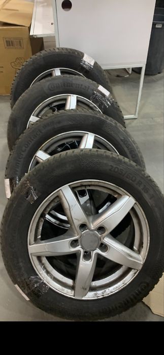 Шины зимние с дисками.