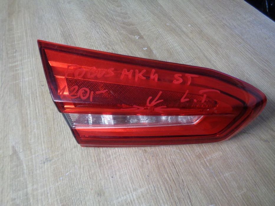 FORD FOCUS MK4 ST LAMPA LEWY TYŁ EUROPA