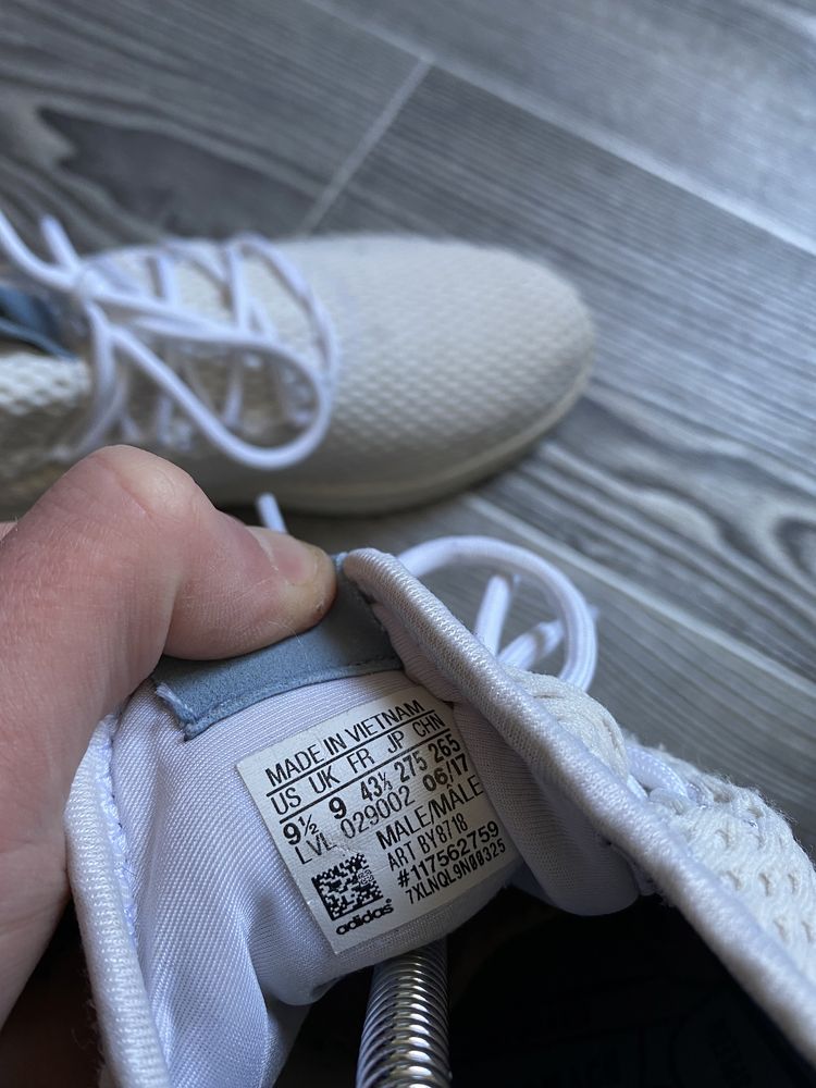 Кроссовки adidas HU Pharrell размер 43,5 стелька 27,5
