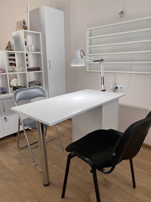 аренда для мастера маникюра в студии закрытого типа