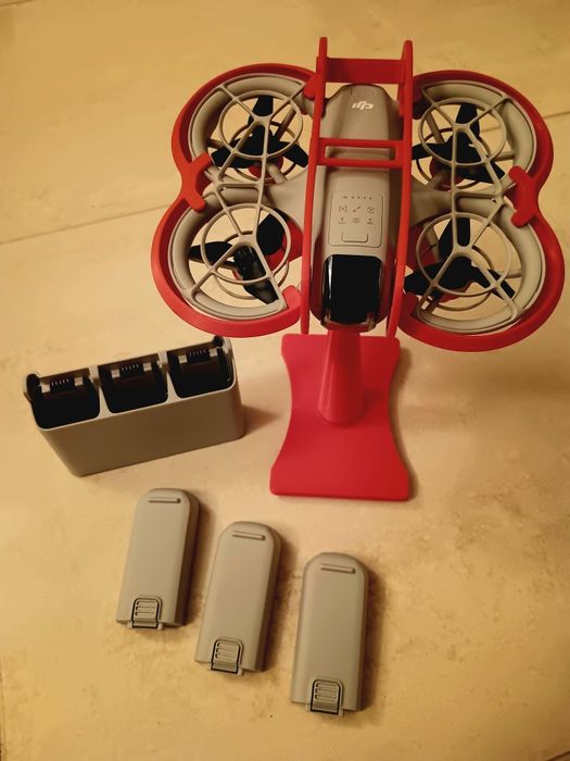 Drone DJI NEO fly more, com extras. Como NOVO!