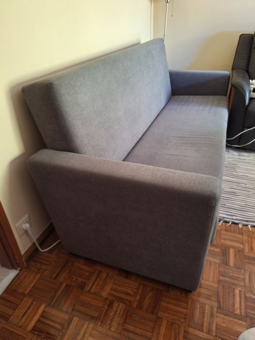 sofá cinzento usado