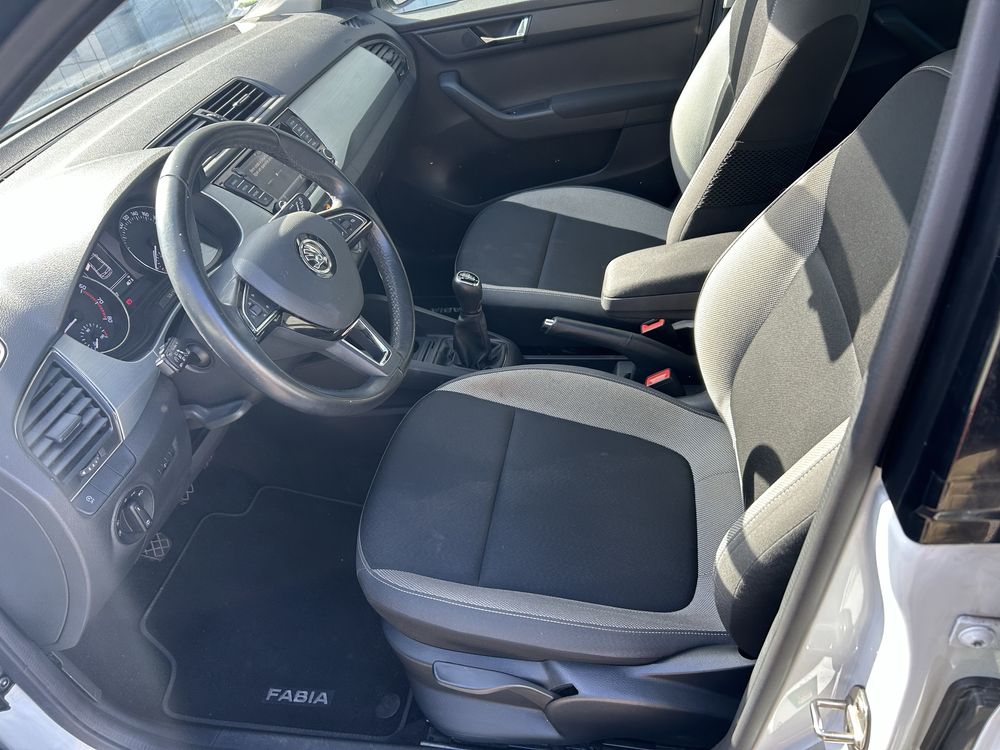 Skoda Fabia 1.0Tsi 95cv -c/ 23.000kms