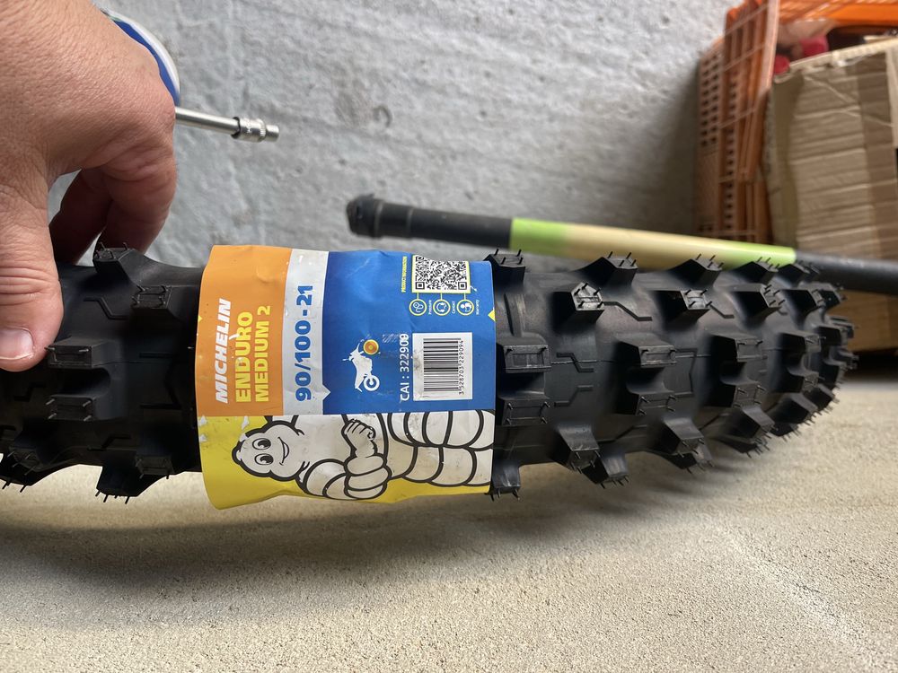 Pneus starcross 6 par novos nunca usados