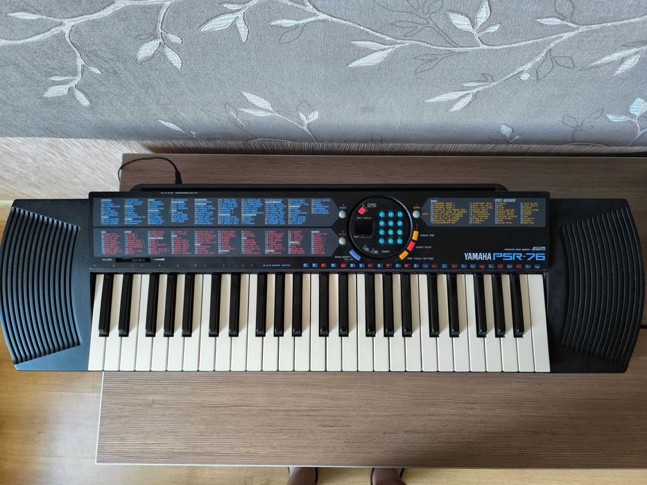 Вінтажний синтезатор Yamaha PSR-76