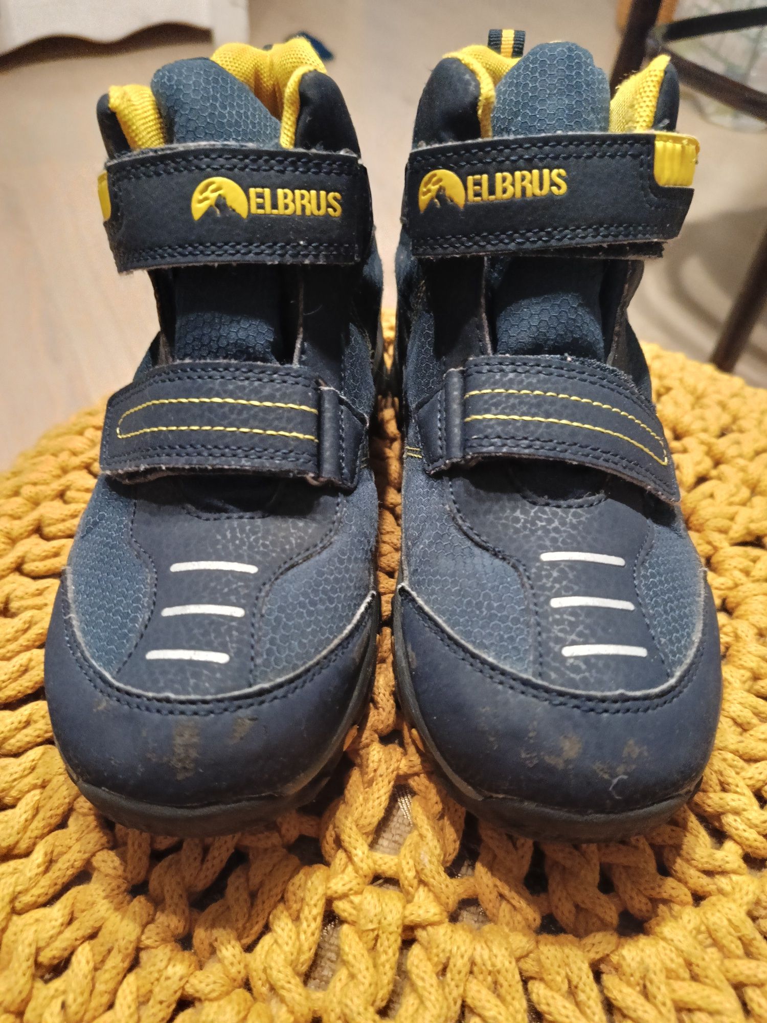 Buty trekkingowe, wodoodporne rozm. 33 ELBRUS