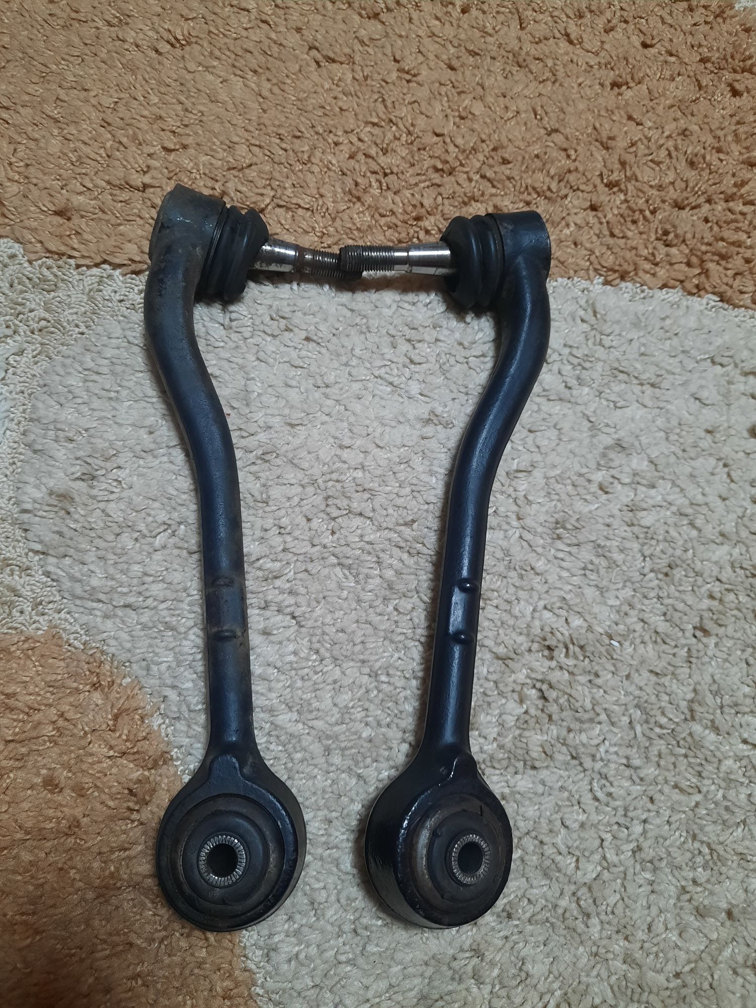 Передние рычаги от BMW X5  E53