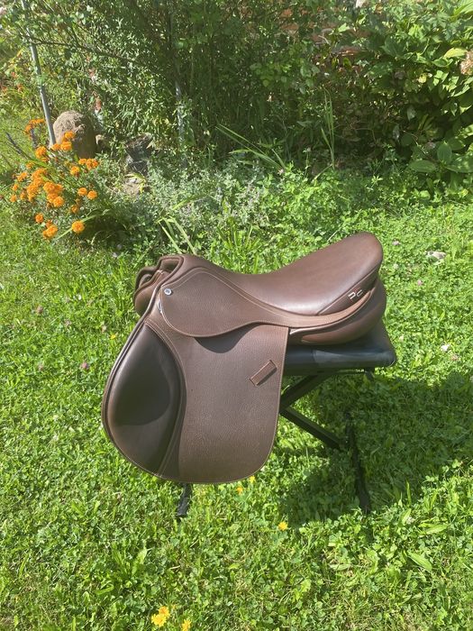 Siodło skokowe Premier Equine Lyon 17,5 cala brązowe