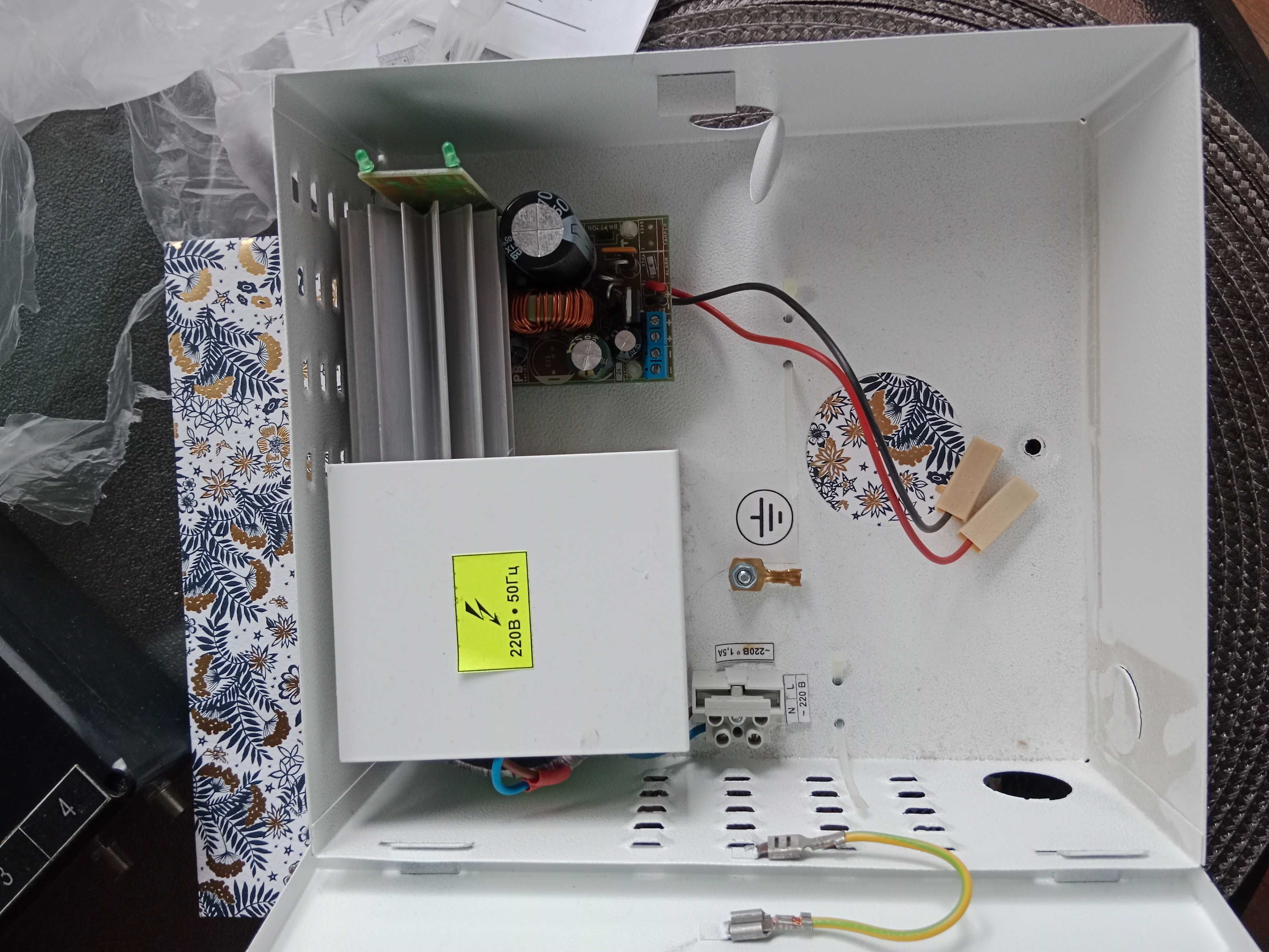 IPS 1230 Источник бесперебойного питания