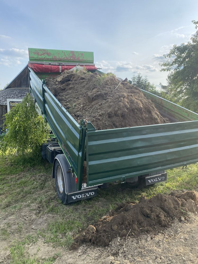Czysta ziemia z transportem