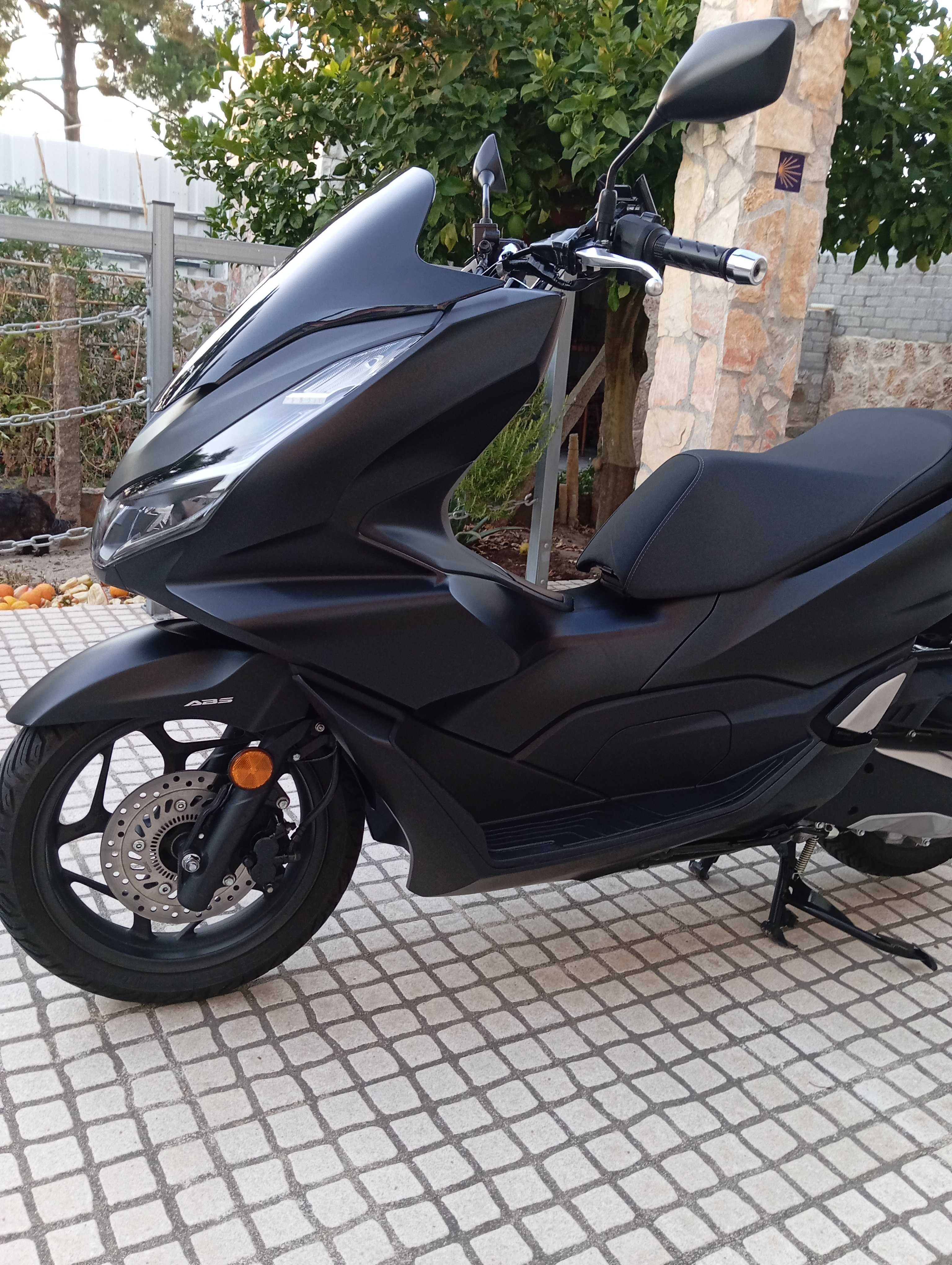 Moto PCX 125, 2023, nova em excelente estado