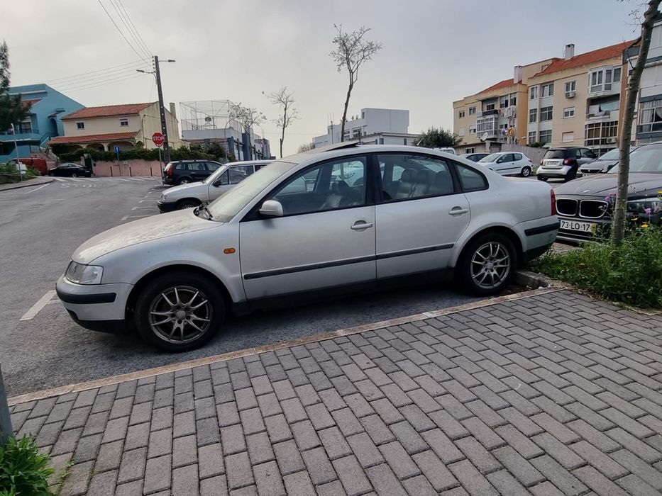 Passat  junta com passagem megociavel troco por mota ou carrinha