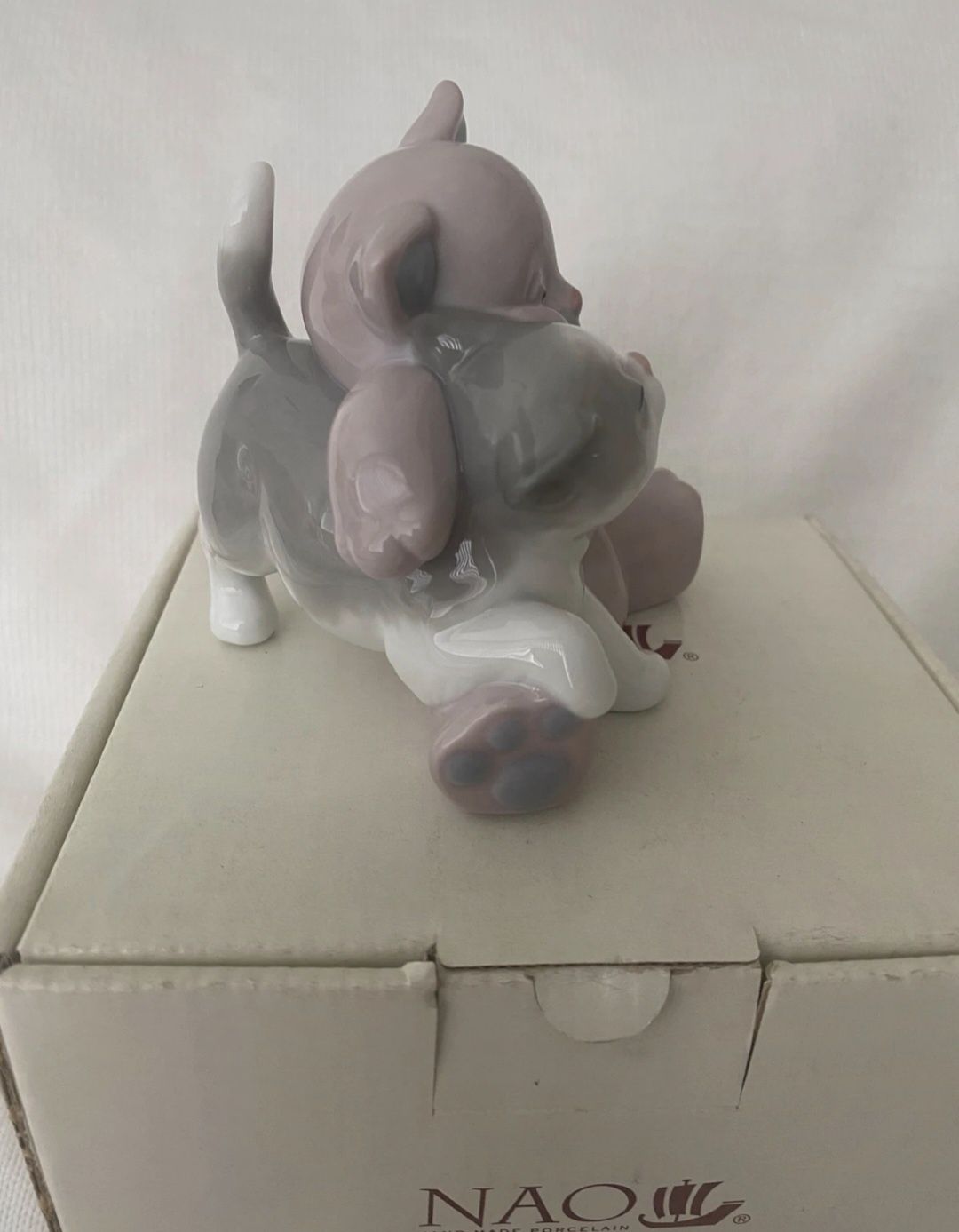 Figurka NAO Lladró kotek z misiem przyjaciele 25 cm