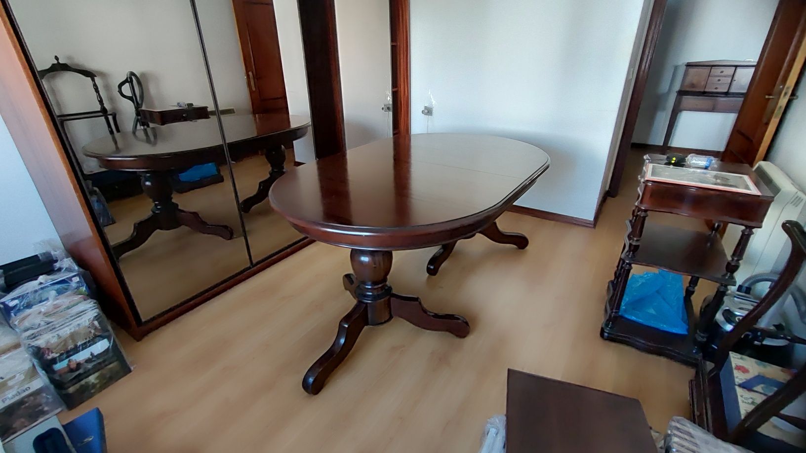 Mesa oval clássica extensível