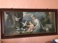 Duży obraz, rama drewno i złote ornamenty.