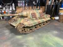 Niemiecki niszczyciel czołgów Jagdtiger / Henschel / model skala 1:35