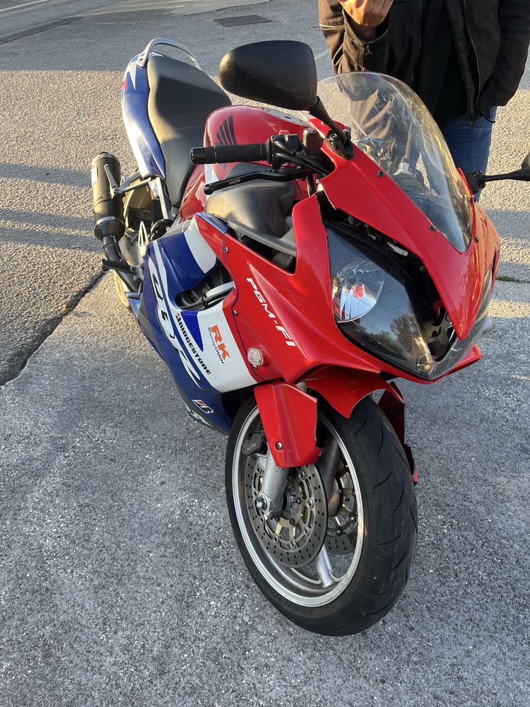 Cbr 600 f4i - Acidentada
