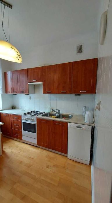 Pokój dla kobiety w mieszkaniu dwupokojowym do wynajęcia